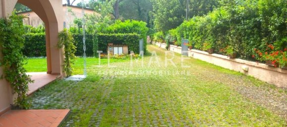 8 rooms Villa in Massa, Italy No. 46351 6
