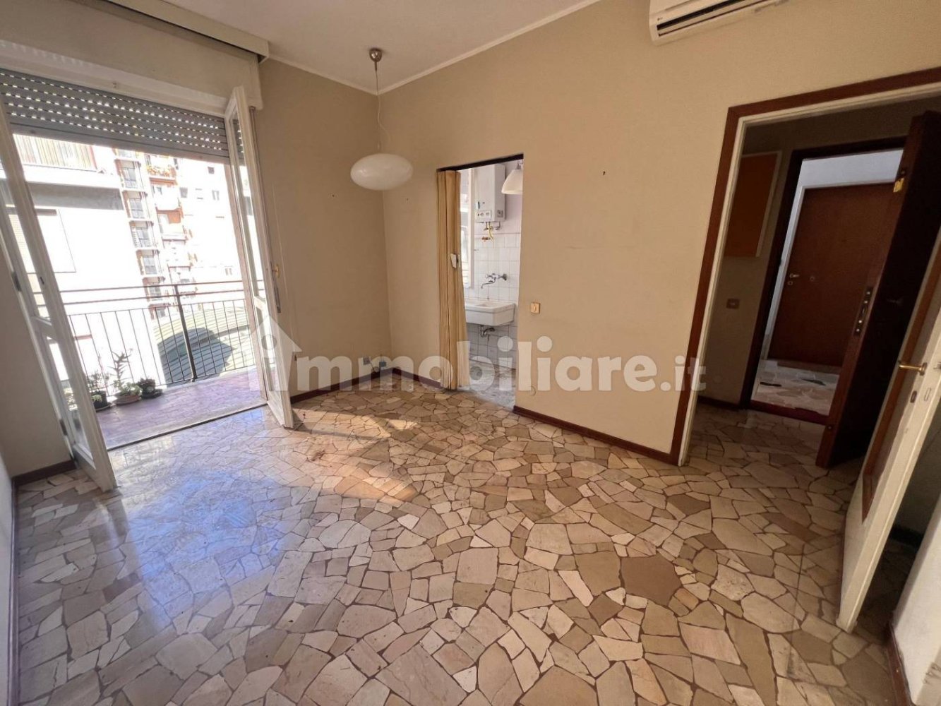 1 bedroom Apartment in Milan, Italy No. 404195