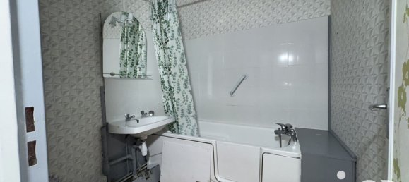 2 bedrooms Apartment in Sin-le-Noble, France No. 216404 16