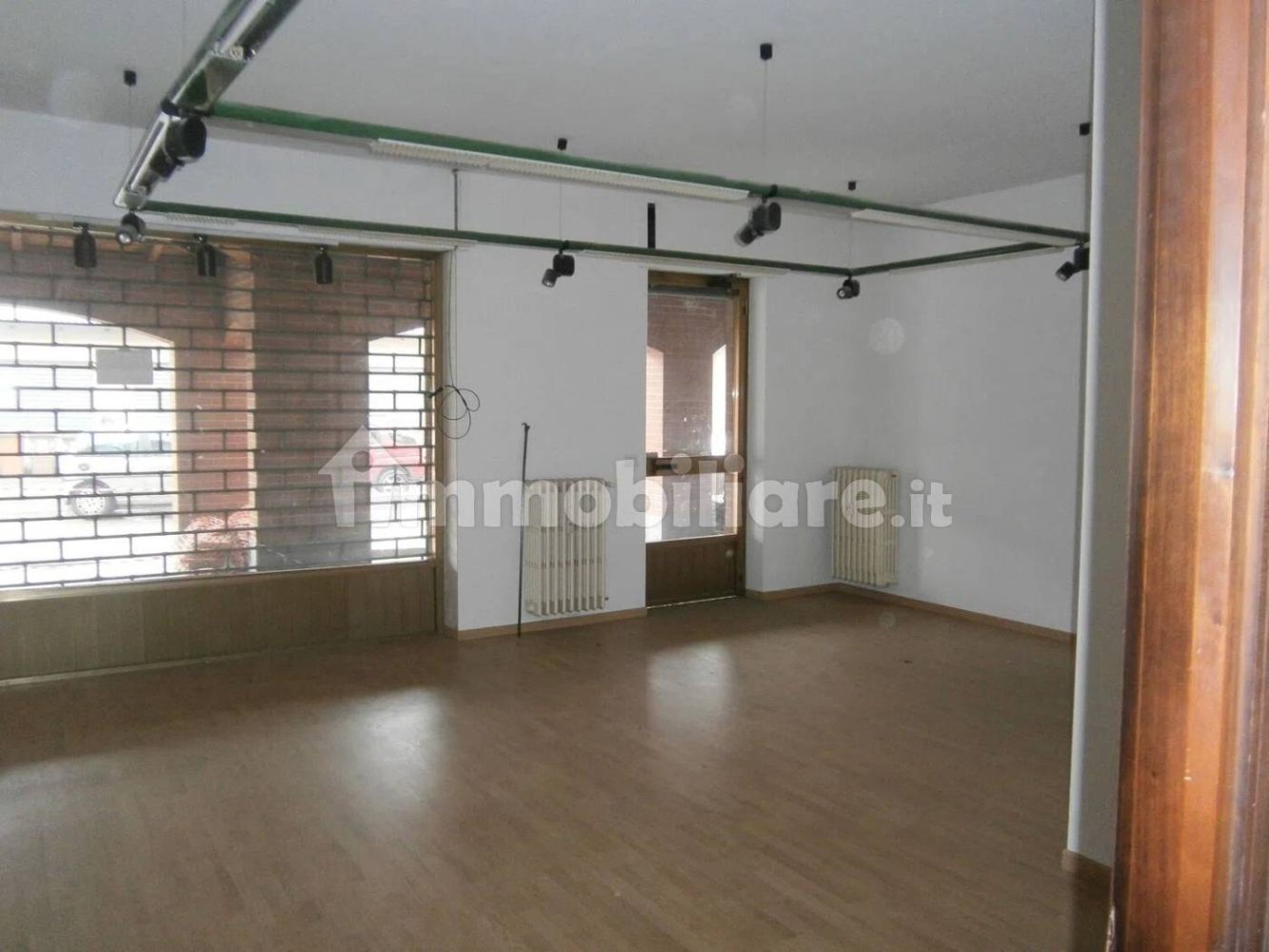 3-salle Propriété commerciale à Castelnuovo Don Bosco, Italy No. 351277