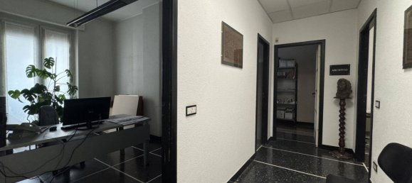 7 rooms Apartment in Savona, Italy No. 267964 8