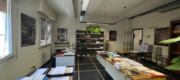 7 rooms Apartment in Savona, Italy No. 267964 3