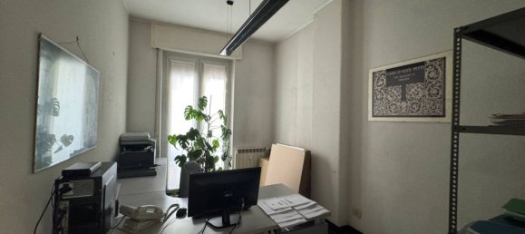 7 rooms Apartment in Savona, Italy No. 267964 9