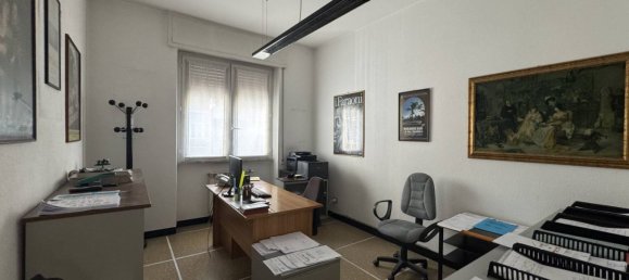 7 rooms Apartment in Savona, Italy No. 267964 11