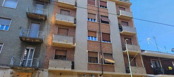 2 bedrooms Apartment in Turin, Italy No. 169523 2