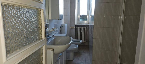 2 bedrooms Apartment in Turin, Italy No. 169523 8