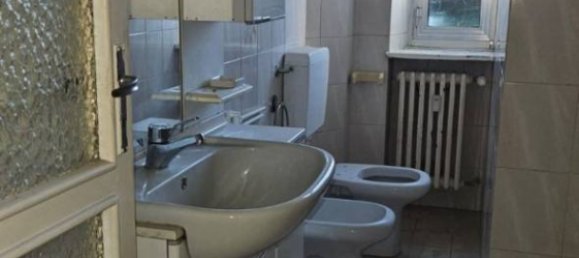 2 bedrooms Apartment in Turin, Italy No. 169523 9