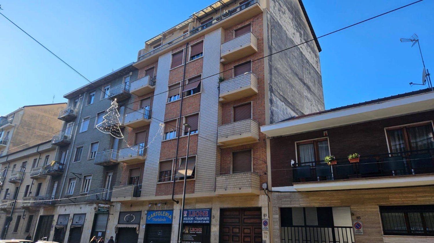 2 bedrooms Apartment in Turin, Italy No. 169523