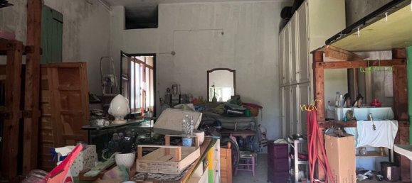 8-salle Maison à Mirandola, Italy No. 146639 18