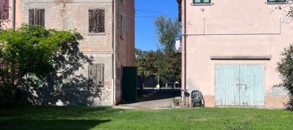 8-salle Maison à Mirandola, Italy No. 146639 29