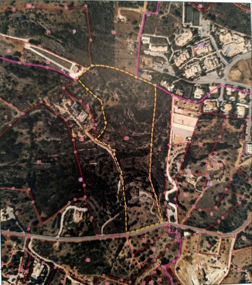 Terreno en Ferragudo, Portugal 43720 m² No. 126085