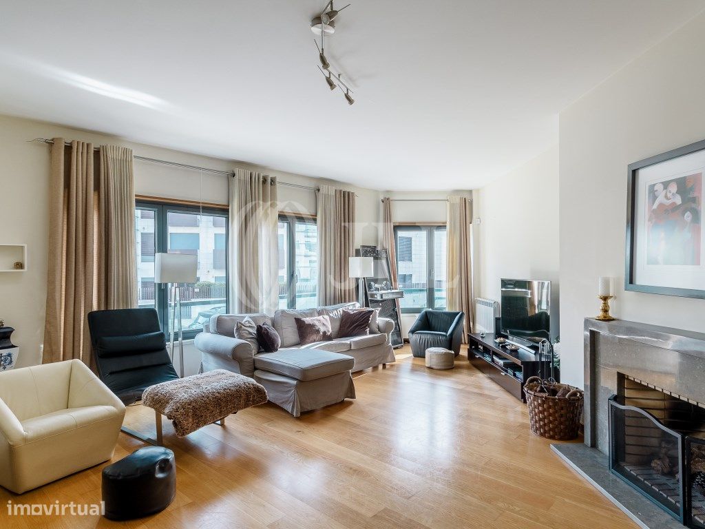 5 غرف نوم منزل ذو طابقين في Lisbon, Portugal رقم 104117