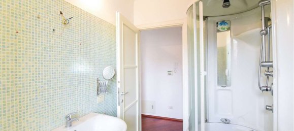 Вилла с 6 комнатами в Ровелласка, Италия № 333711 5