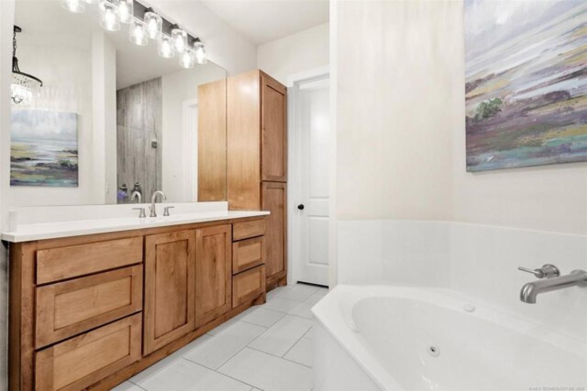 5 bedrooms House in Broken Arrow, USA No. 407236