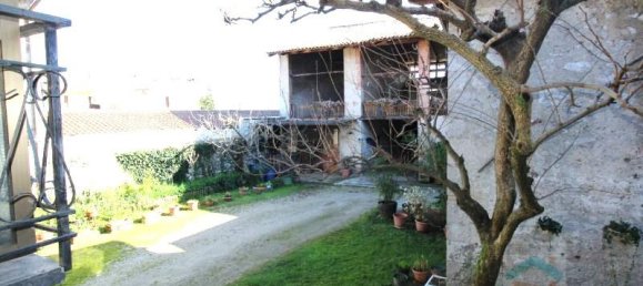 11 rooms House in Udine, Italy No. 23875 16