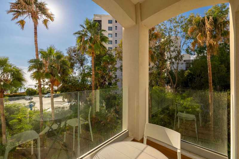 Квартира с 2 спальнями в Агиос Тихонас, Кипр № 135905