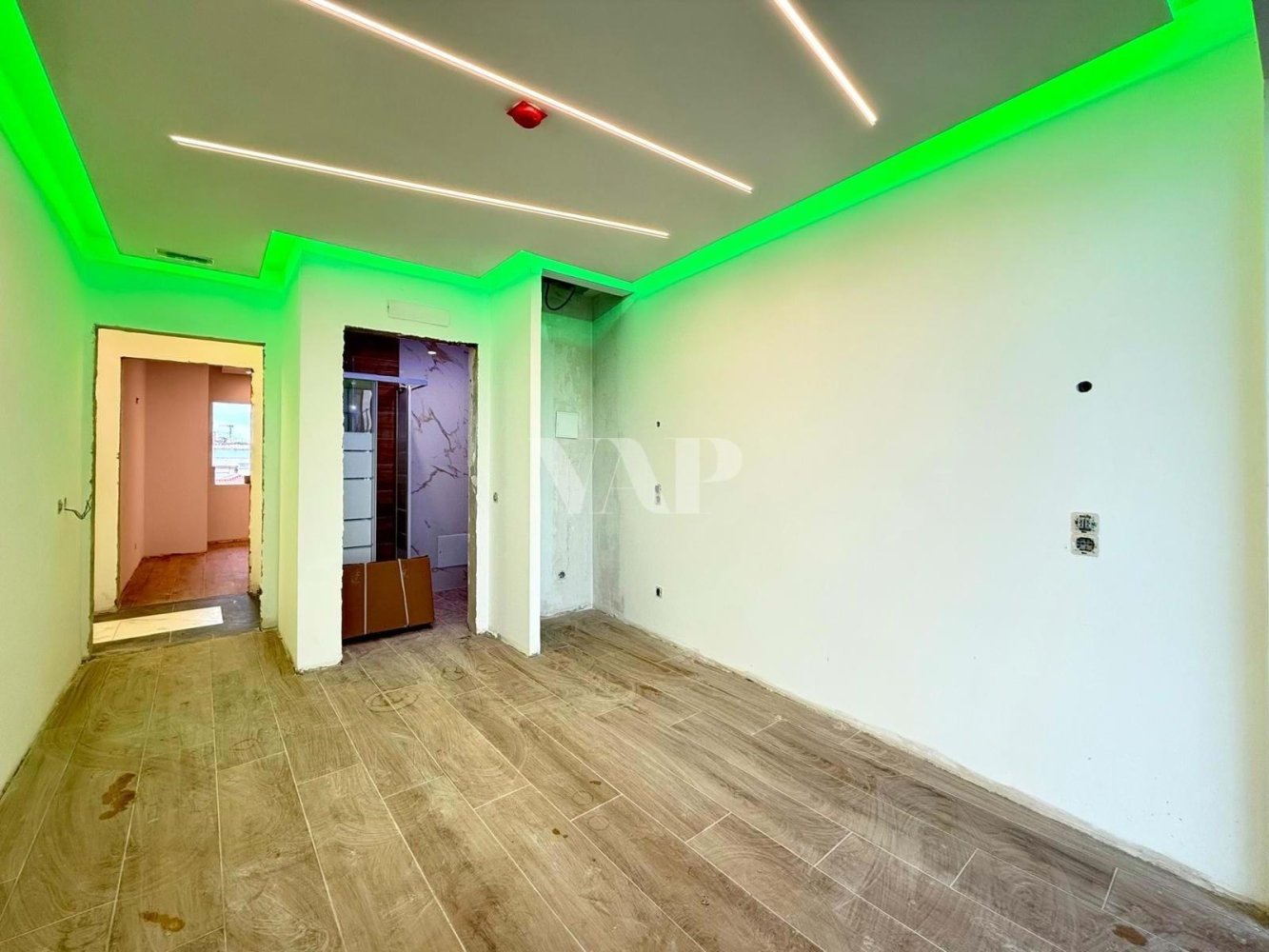 908m² Building in Faro, Portugal No. 207633