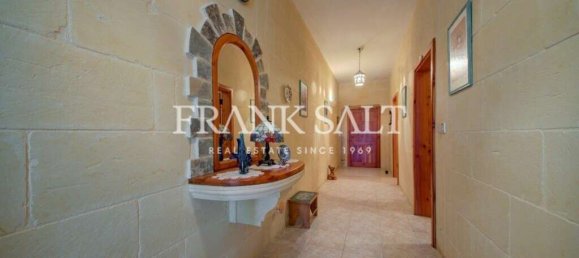 Квартира с 2 спальнями в Керчем, Мальта № 1067 9