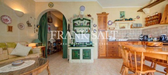 Квартира с 2 спальнями в Керчем, Мальта № 1067 2