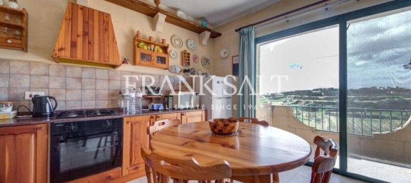 Квартира с 2 спальнями в Керчем, Мальта № 1067 3