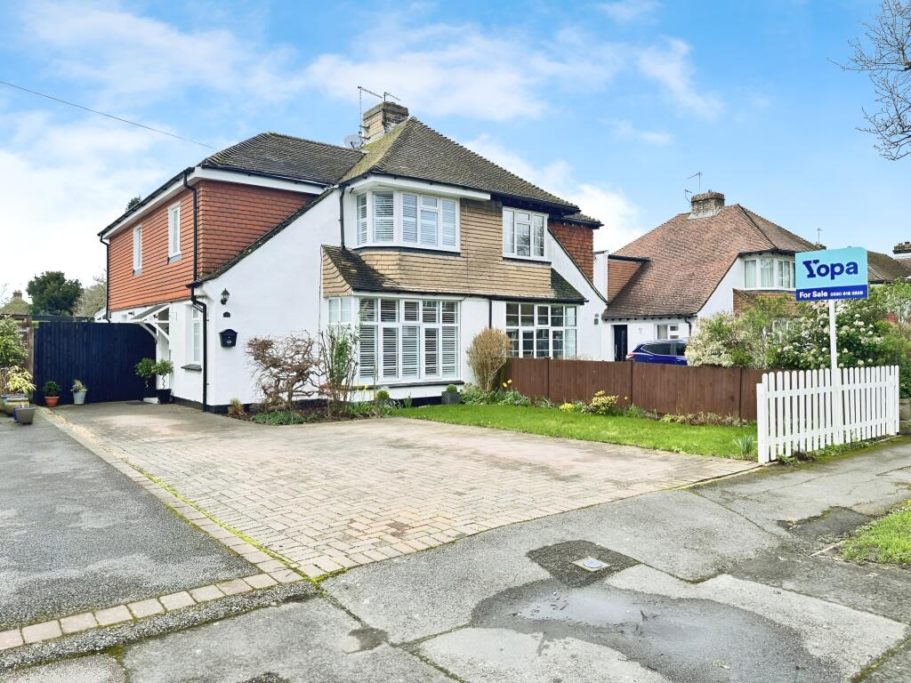 3 bedrooms House in Maidstone, United Kingdom No. 10564