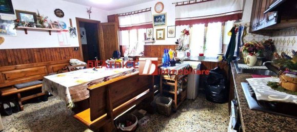 5 bedrooms House in Massarosa, Italy No. 192318 11