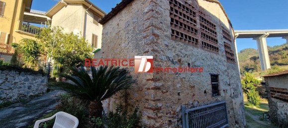 5 bedrooms House in Massarosa, Italy No. 192318 10