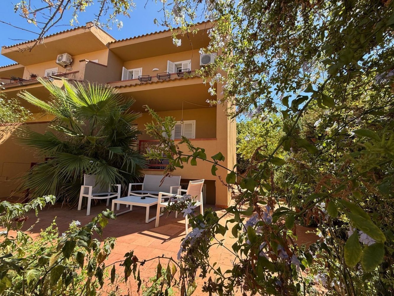 5 bedrooms House in Palermo, Italy No. 360028