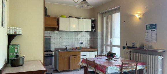Apartamento de 2 dormitorios en Valdilana, Italy No. 174432 10