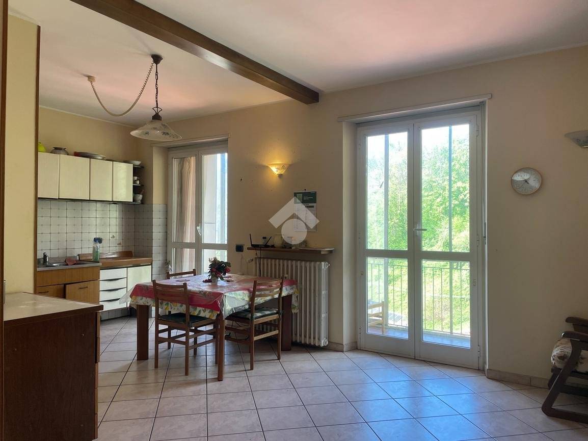 Apartamento de 2 dormitorios en Valdilana, Italy No. 174432