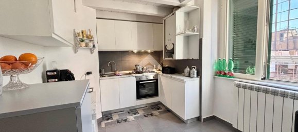 3 rooms Apartment in Naples, Italy No. 36132 7