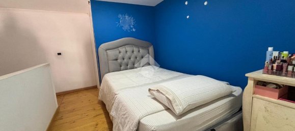 3 rooms Apartment in Naples, Italy No. 36132 18