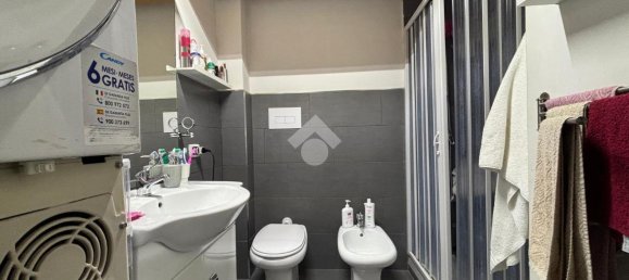 3 rooms Apartment in Naples, Italy No. 36132 12