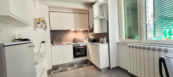 3 rooms Apartment in Naples, Italy No. 36132 11