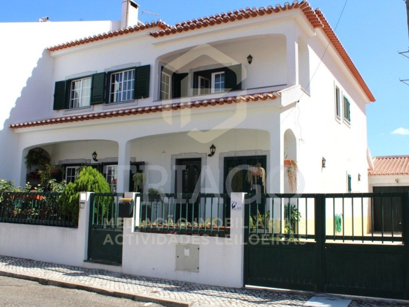 5 bedrooms House in Samora Correia, Portugal No. 329559