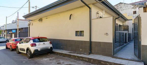 Apartamento de 2 habitaciónes en Catania, Italy No. 255951 3