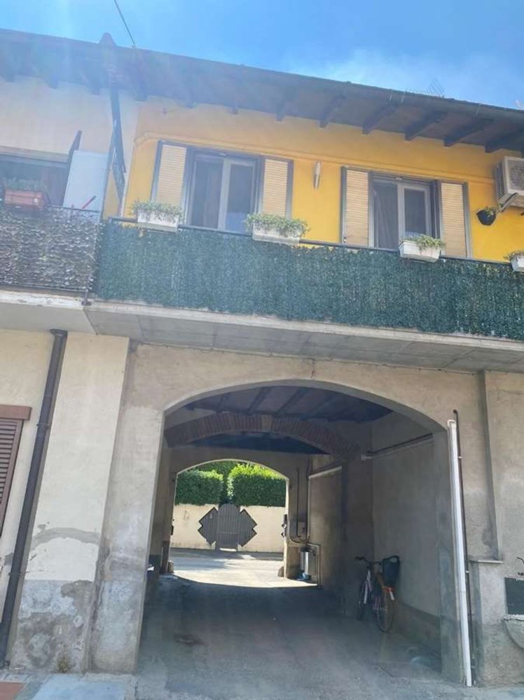 3 Schlafzimmer Wohnung in Inveruno, Italy, Nr. 370059