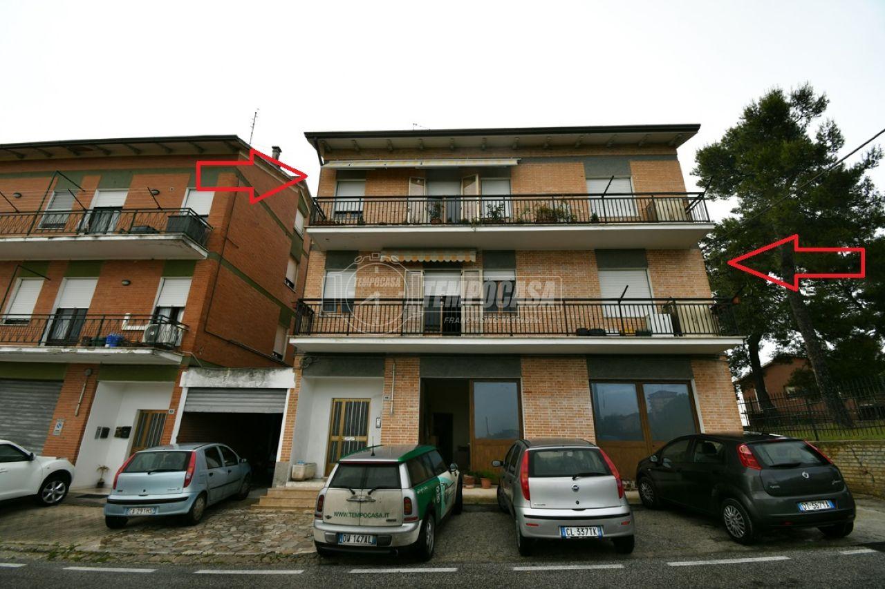 8-salle Maison à Monte Urano, Italy No. 72995