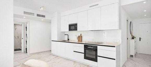 3 bedrooms Apartment in Marbella, Spain No. 182251 6