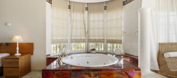 5 bedrooms Villa in Marbella, Spain No. 38886 45