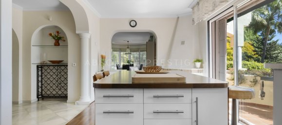 5 bedrooms Villa in Marbella, Spain No. 38886 28