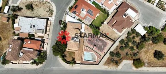 Коммерческая недвижимость с 5 спальнями в Цери, Кипр № 21456 4