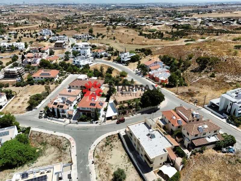 Коммерческая недвижимость с 5 спальнями в Цери, Кипр № 21456