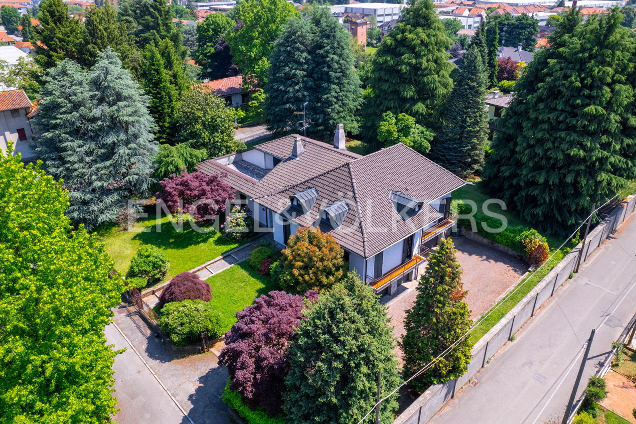 4 Schlafzimmer Villa in Cardano al Campo, Italy, Nr. 127859