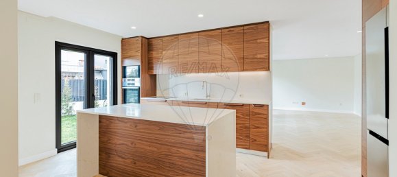 4 bedrooms Villa in Cascais, Portugal No. 160954 11