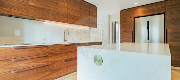 4 bedrooms Villa in Cascais, Portugal No. 160954 12