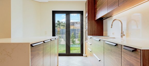 4 bedrooms Villa in Cascais, Portugal No. 160954 15