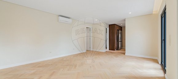 4 bedrooms Villa in Cascais, Portugal No. 160954 8