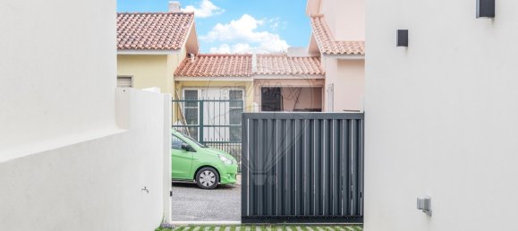 4 bedrooms Villa in Cascais, Portugal No. 160954 4