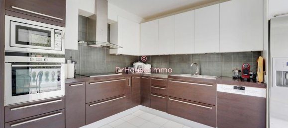 4 bedrooms Castles in Creteil, France No. 350133 5